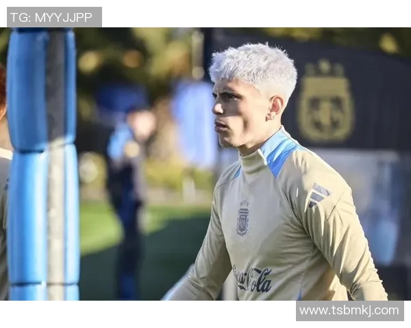 小足球明星发型女的时尚魅力与个性展示，打造运动与美丽的完美结合