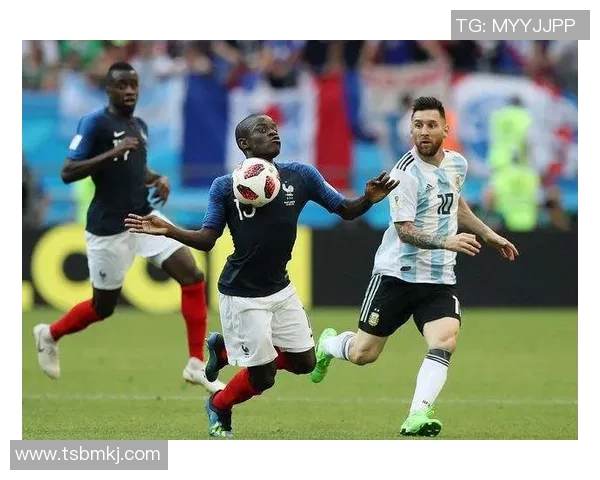 足球明星人物深度解析视频揭示他们背后的故事与成就